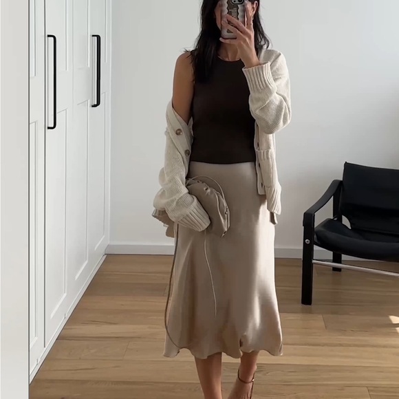 Quince Silk Skirt - Picture 3 of 10